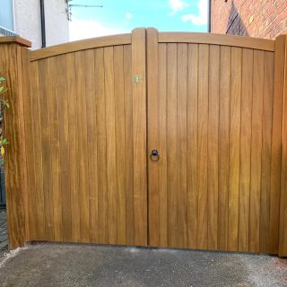 Wooden and Timber Driveway Gate Fitters Stirling